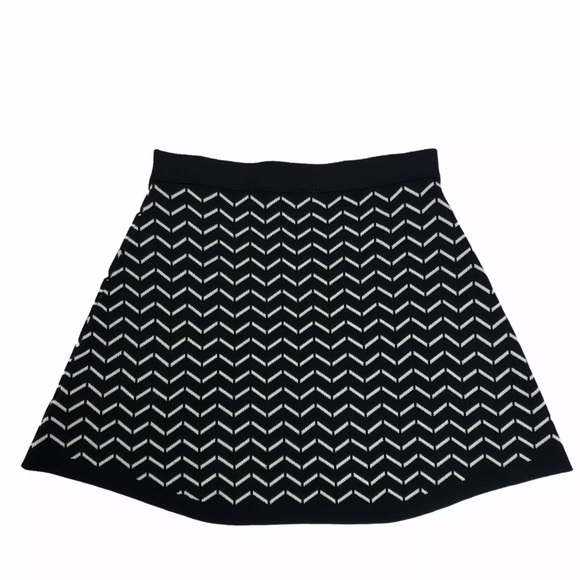 Olive & Oak Chevron Knit Mini Skirt Sz. S - Picture 2 of 8